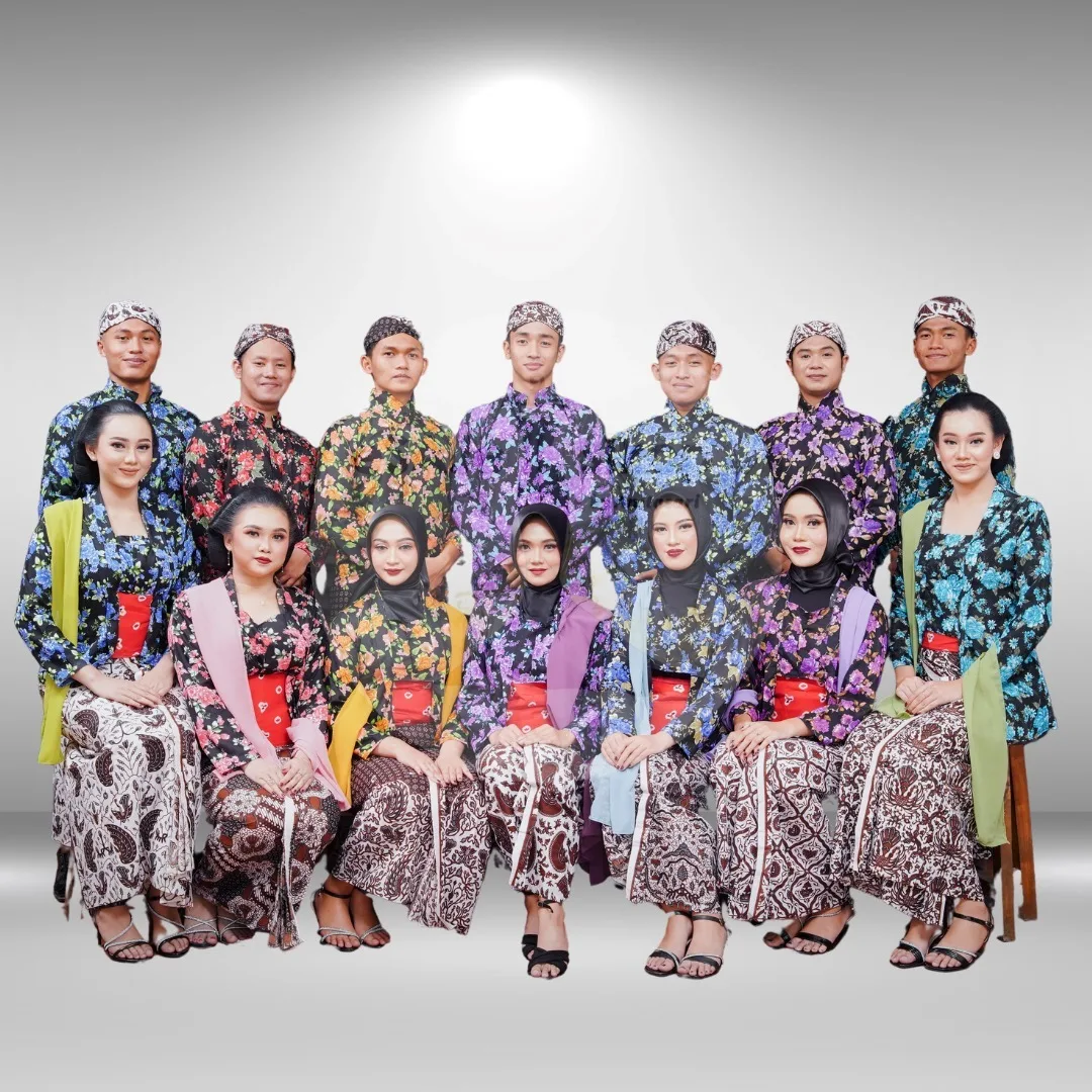 Kebaya Warna Eksklusif Duta Wisata Putra Putri Lawu