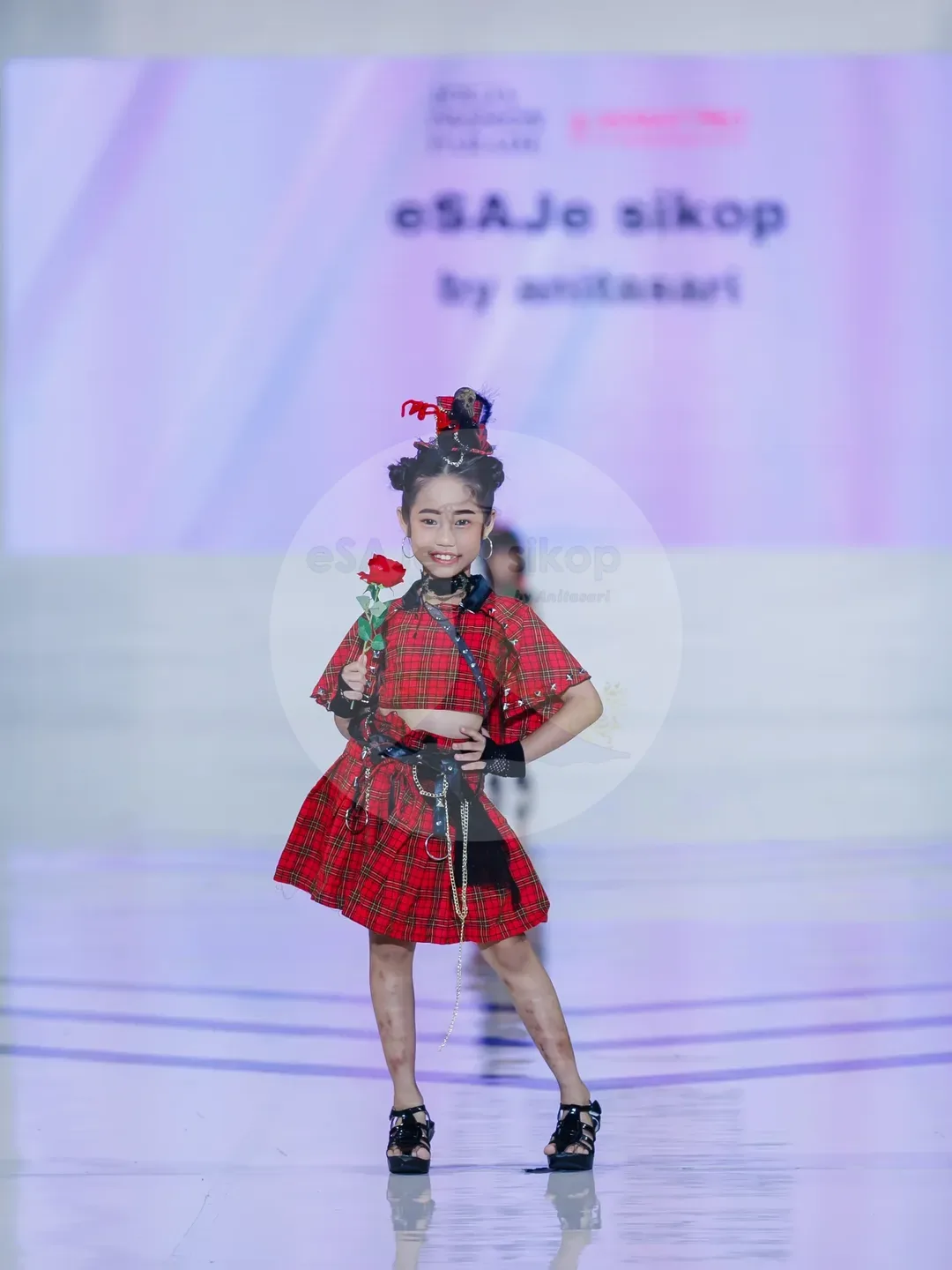 Kostum Tartan Kotak Merah Hitam Jogja Fashion Parade Kids